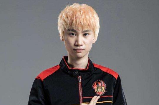 Doinb深夜睡觉局偶遇Faker!单杀李哥以为稳了?没想到是这结局