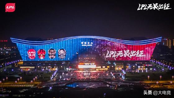LOL:中国风元素助威S9,成都环球中心川剧脸谱为LPL加油打call