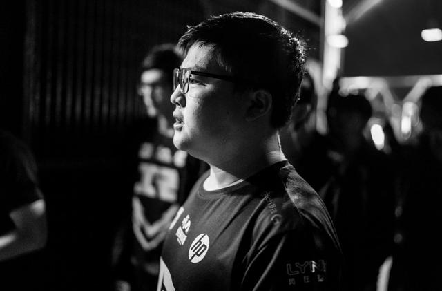 欧美解说推出世界赛TOP20:Faker第一无悬念,UZI竟排第三?