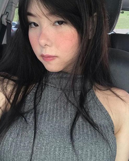 LOL巴西联赛女选手JuliaNakamura生活照 小姐姐人真美