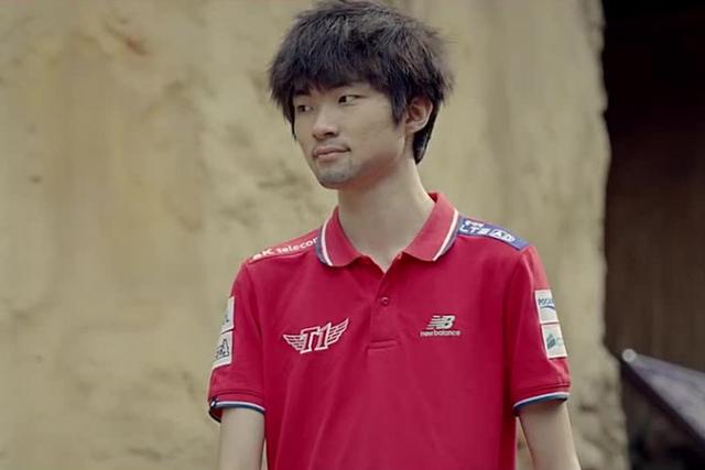 英雄联盟第一人被女粉丝秀了?Faker:我是谁,我在哪儿?